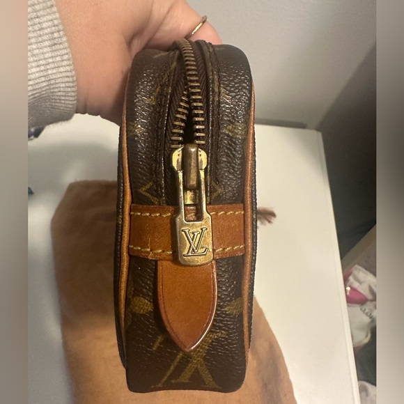 LOUIS VUITTON MARLY DRAGGONE MONOGRAMMED CLUTCH - Picture 5 of 9
